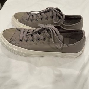 Converse chuck Taylor leather sneakers